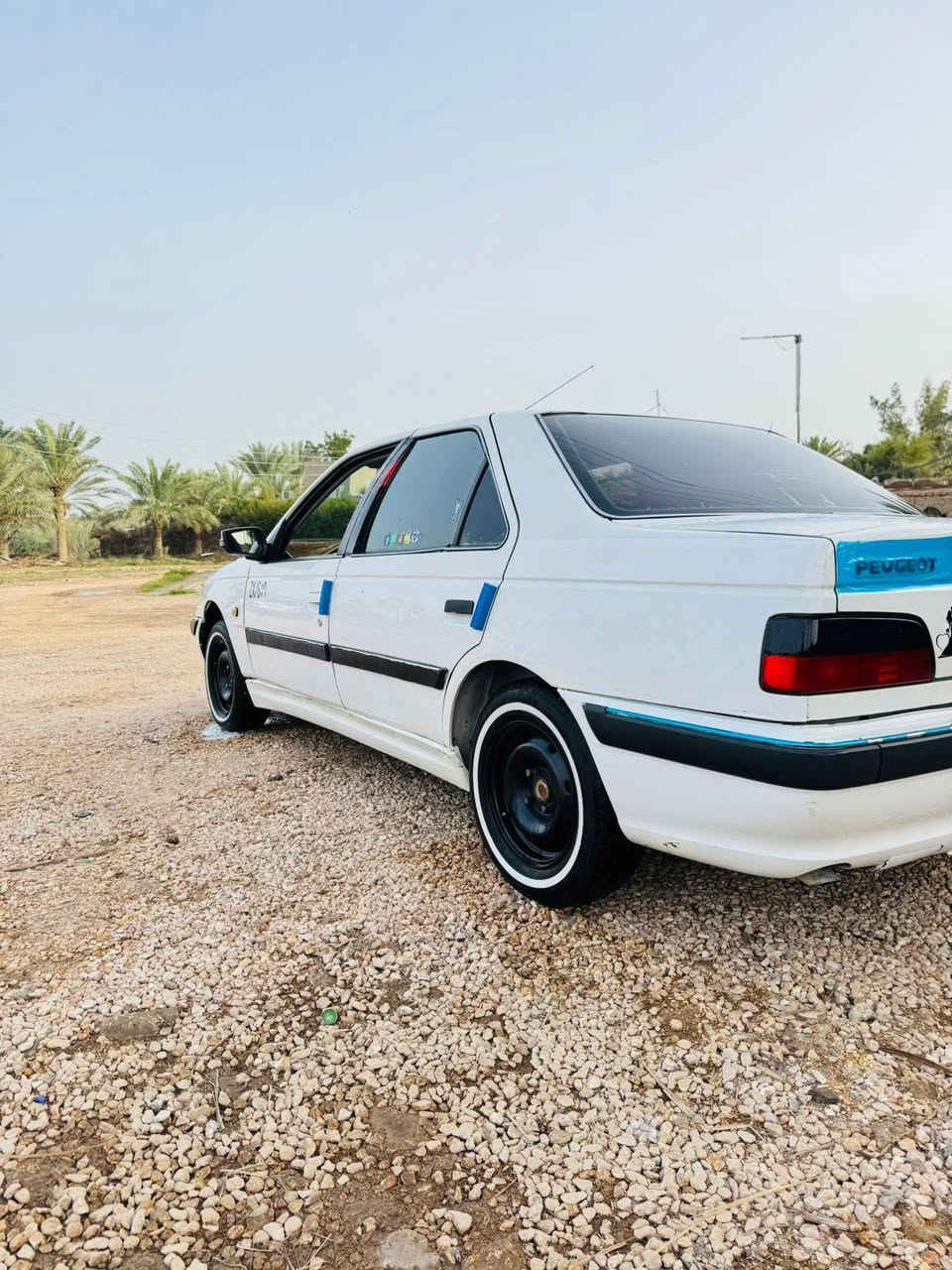 سلام عليكم سياره للبيع مديل 2012 جاهزه حداديه مكنيه وكير تبريد شغال بس عوزه فريز سياره بيه جاملغ امامي السياره جديده مال جناي السعر ب 43 او بيه مجال هاذه رقمي ***********
