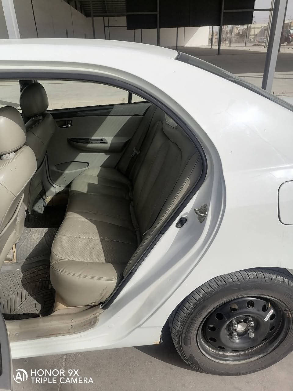 السلام عليكم سيارة بي واي دي موديل 2013 سيارة مكفولة من الضربة بيها شخوط قليله مكينة وكير مكفولات تخم تاير جديد رقم بغداد انكليزي جديد سنويه لغاية 2030 راعيها بالكوت تحويل ثاني يوم مكان السيارة كوت مركز السعر 40 وبيها مجال ***********
