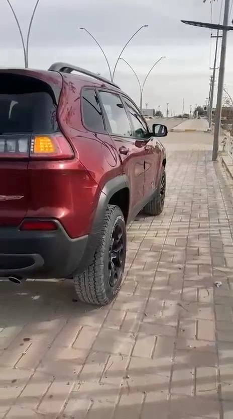 السلام عليكم جيب شيروكي ٢١ ترايل هوك بيهة جاملغ وبنيد بدون دواخل للبيع فول مواصفات *********** السعر 150 بيع سريع
