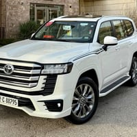 لاندكروزر GXR • ٢٠٢٢ • ٣٢٠٠٠ كم