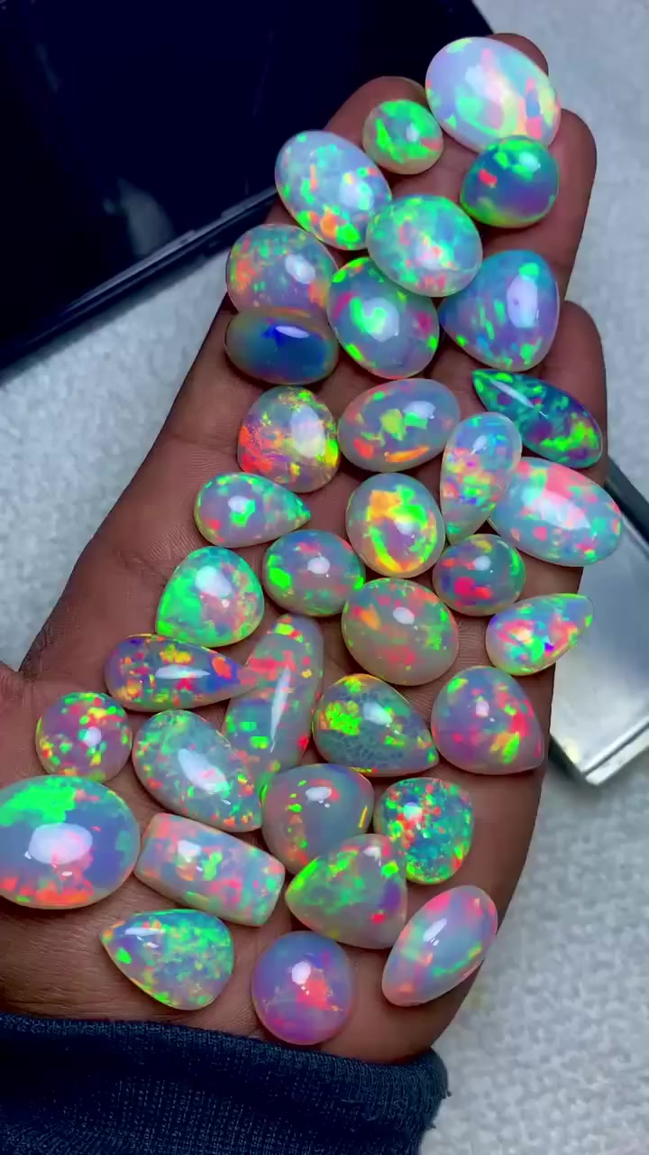 ​✨ سحر الطبيعة بين يديك.. استثمارٌ يبرق بالألوان! ✨
هل تبحث عن القطعة التي تجمع بين الفخامة الاستثنائية و القيمة الاستثمارية؟ 💎
​نقدم لكم مجموعة حصرية من أحجار الأوبال الطبيعية 100%، المستخرجة من قلب الطبيعة لتزيّن عالمكم. هذه الأحجار ليست مجرد زينة، بل هي تحف فنية نادرة تزداد قيمتها مع مرور الوقت. 📈
​🌟 لماذا تختار أحجار الأوبال الخاصة بنا؟
​جودة فائقة: تم اختيار كل حجر بعناية فائقة لضمان أعلى مستويات النقاء وتلاعب الألوان الساحر. 🌈
​تنوع التصميم: مثالية لتكون القطعة المركزية في الخواتم، السلاسل، الأساور، وجميع أنواع المجوهرات الراقية. 💍
​استثمار آمن: الأحجار الكريمة الطبيعية هي الملاذ الآمن والأكثر أناقة لحفظ القيمة. 💰
​شهادة أصالة: نضمن لك أن جميع أحجارنا طبيعية وأصلية تماماً. ✅
​🌍 لا تشيل هم المسافة!
سواء كنت في الشرق أو الغرب، نوفر لك خدمة الشحن والتوصيل لجميع دول العالم ✈️ مع تغليف آمن يضمن وصول "قطعتك الفريدة" بسلامة تامة.
​اجعل إطلالتك تتحدث عنك.. أو ابدأ محفظتك الاستثمارية اليوم! 📩
​💬 للاستفسار عن الأسعار أو لطلب فيديو خاص لكل حجر، تواصل معنا الآن عبر الرسائل الخاصة!
​#أوبال #أحجار_كريمة #مجوهرات #استثمار #أوبال_طبيعي #خواتم_فضة #هدايا_فاخرة #Opal #Gemstones #Jewelry #LuxuryLife #Investment


**إذا كنت صاحب هذا الإعلان وتريد حذفه لأي سبب، رجاءا أرسل رسالة إلى الدعم الفني**