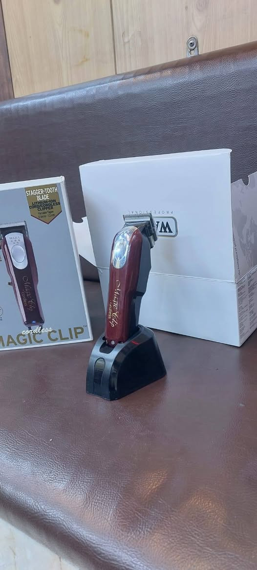 السلام عليكم مكينة ول ماخذهه من اطلس يبهه نقص بس الكير ضبيته ونكسر المكان العبيدي السعر 75 الرقم ***********
