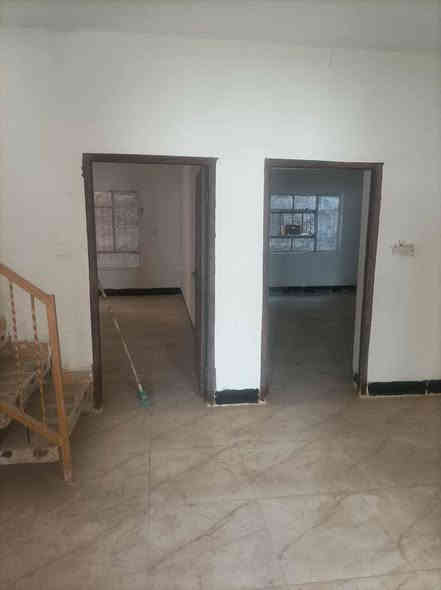 بيت طابو ملك صرف 
مساحته ٢٠٠ متر  
طابقين عالي عن الشارع 
وجهه ع ساحه مفتوحه 
بناء نضيف كلش  مطلوب مبادره ١٣٠ مليون 
تطلوعه ١٠٠  
السعر الكلي ٢٣٠ مليون  وبي مجال 
المهندسين الشارع الرابط بين حي العسكري والمهندسين وجهه البيت ع ساحه خلف اسوق جكليته

اي استتفسار اتصلو بالرقم 
.***********.   من  يرغب بالشراء مراجعة  المكتب بالمهندسين مقابل مجمع الكفيل
 شارع الكوتيه مكتب ابو حازم
🙂✋✋✋👇🏻👇🏻👇🏻👇🏻
ملاحضه✋✋✋ 👌🏼👇🏻الي عنده عقار للبيع  او اجار او مراوس 
او رهن  يتفضل للمكتب او يرسلها ع خاص اوات ساب
