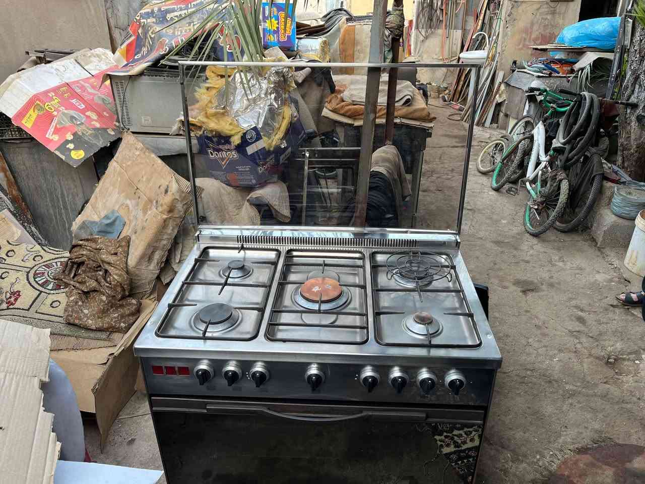 طباخ لبيع المكان البصرة القبله رقم ***********
