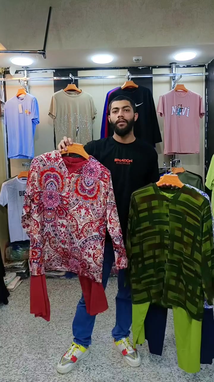 تراك كشمير قميص + بيجامه 
خامة تركية اصلية 
قياسات M.L.XL.2XL
سعر 15.000 + توصيل لكل المحافظات مجاني
عنوان المحل كربلاء شارع السناتر نهاية مجمع فاطمة 
للحجز مراسلة الصفحة او الاتصال *********** واتساب

