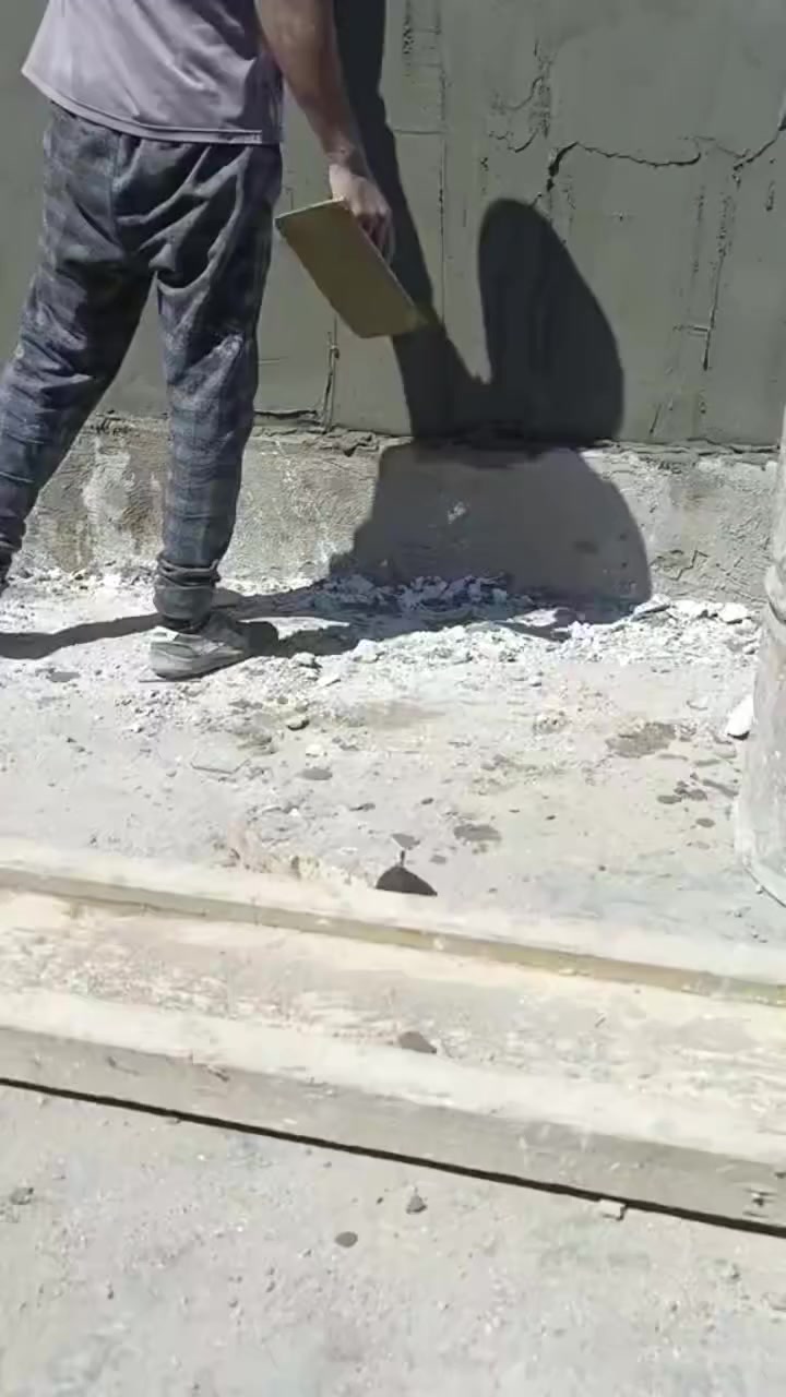 السلام عليكم. خلفه ابو محمد الخالدي 
لبخ سمنت جص بورك سيراميك كاشي بناء طابوك بناء بلوك ترميم تفليش صبغ لبخ واجهات تطبيك ارضيات مقرنص كافه العمل نشتغل سرعه ونظافه #حالين_فارغ اتصل وخادم ***********
