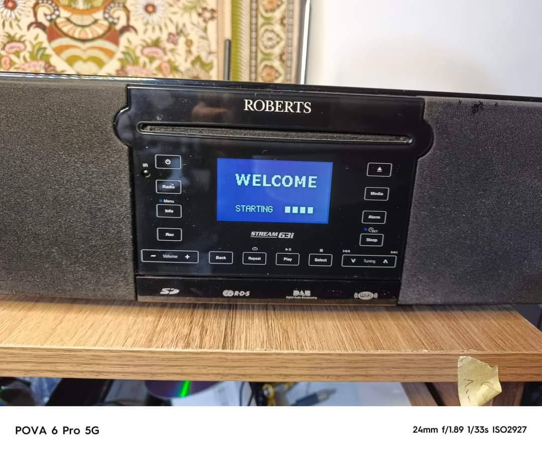 راديو  فضائي ومشغل  متكامل لكل المداخل ماركة  روبرتيس
السعر 80 الف
***********
