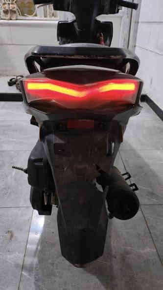 السلام عليكم دراجه سكنس فحل صيني 
دراجه خير من الله مكينه مفتوحه مره وحده فقط امانه الله لا تنقيص ولا تبخير كهربائيات على البلاد 
الدراجه مكفوله ما عدا الكفرات نص عمر 
السعر(450)وبيها مجال 
او مراوس بدراجه ايراني 
مكاني ميسان نهاوند 
***********
