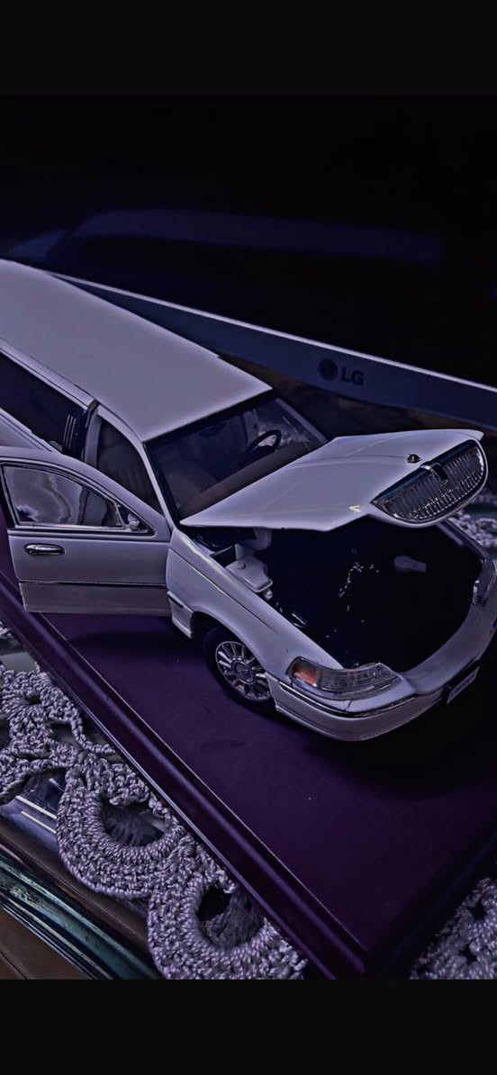 سلام عليكم 🫡 شباب  هاي القطعه للبيع نضافه فول كلش كلش نضيفه بس بيه نقص باب السايق بس القطعه كلش حلوه ونضيفه وتفاصيل قويه وحته القاعده مال السياره موجوده السعر 65 الف اي استفسار 🧐 على الرقم *********** واتساب
