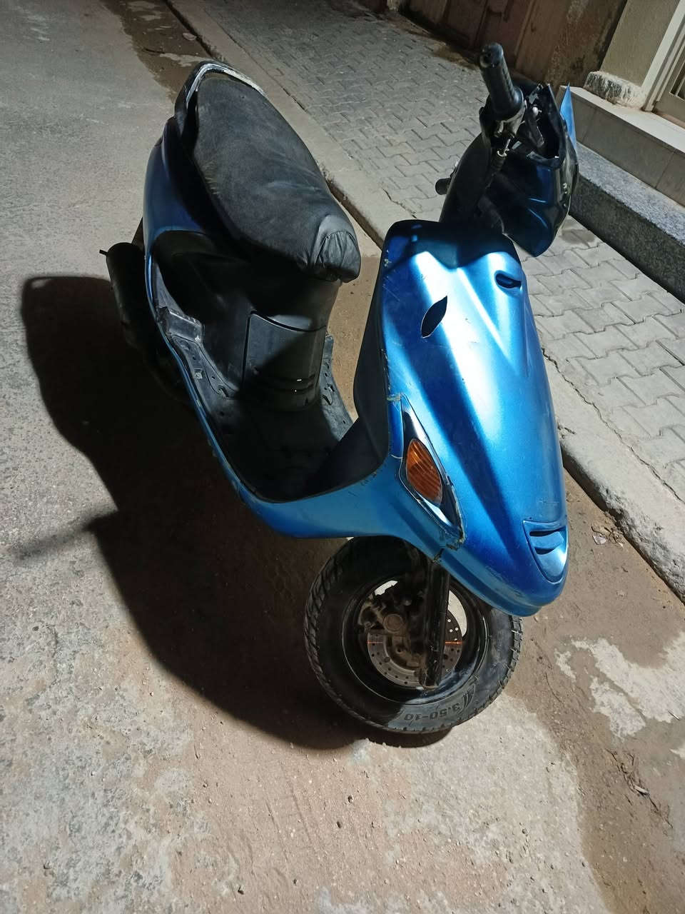 دراجه فراشه فحل للبيع مكينه ناعمه توني مجفتها كهربائيات شغاله اشاير قفل جنطه لايت عوزه بس باتري  السعر 275 نجف حي السلام ***********
