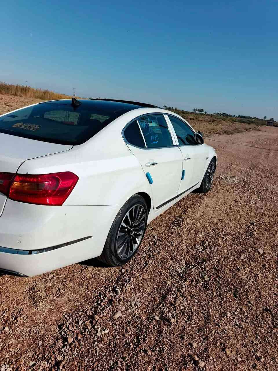 فول مواصفات
بنراما 
مرايات شفط 
محرك 6 بلادي
سياره بيها 3 بدون دواخل 
تخم تاير + صدر جديد 
سياره حيل حلوه وكاعده 
ماناقصها اي شي 
بااسمي تحويل ثاني يوم 
سعرها 105 وبيها مجال 
المكان الانبار الفلوجه 
***********
***********
