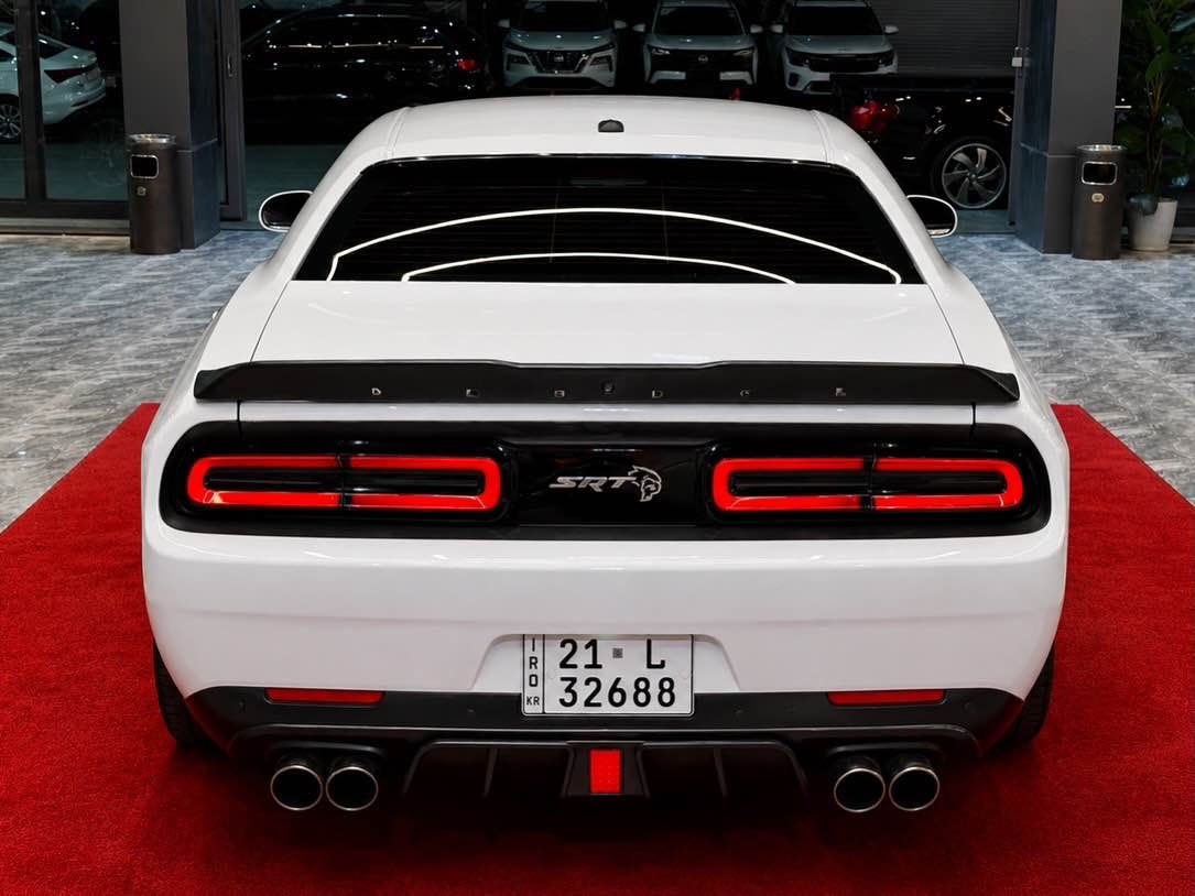 بسم الله الرحيم الرحيم
‏ ◽️DODGE CHALLENGER 2021 RT
دوج جالنجر موديل 2021 RT
لون مميز ( ابيض )
_____________________________________
مكان🌆: اربيل               سعر💵: 187$
تليفون📲: ***********
_____________________________________
◽️محرك V8 5.7L تمانية سلندر 🔥🔥
گير و محرك بشرط مامفتوح
بدون صوت و صرف و خلل كل بشرط فحص
سيارة گير و محرك كهرباي كل بشرط جديد جديد
_____________________________________
◽️بيها ( بوند-چاملخ )صبوخ بدون دەواخيل-بدون ارباک
🔹سيارة جديد بدون بارد و بدون شخت و رصعات
🔹سيارة كامل محدث هيلكات 🔥
🔹محدث بنيت  و دعامي و ويل و دفيوزر كل هيلكات
_____________________________________
مواصفات
( بصمة - - شاشه وصط - گير ماوس - تشغيل عن بعد - كشنات جلد - كشن كهربا - بادل شفت - كاميرا - حصاص - ڤؤليوم - تحديد سورعه - لايت ليد - لايت زينون - وبعد )
_____________________________________
◽️اربع تايرات و ويلات جديد ويل هيلكات
🔹سيارة شرط بدون اى نواقص گير و محرك و حدادي و كاهرباى كولة بشرط
سنوية و رقم و هزة جديد سنوي بأسمي 
تحويل غرامة بشرط 
_____________________________________ أربيل, العراق
