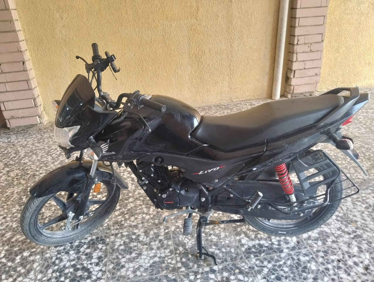 سلام عليكم شباب دراجة البيع مرقم بغداد مضمونه من كلشي المكان بغداد بل بلديات رقم ***********
