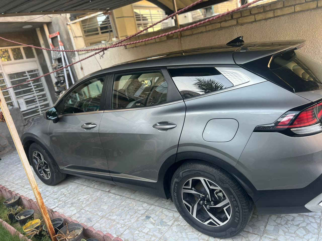 سبورتج 2023 امريكي
3 قطع صبغ بيه بنيد خارج العراق 
وبيها بابين بغداد
السياره ماشيه 50 
مواصفات عاديه 
السعر 185 وبيها مجال قليل
المكان بغداد شارع فلسطين
***********
