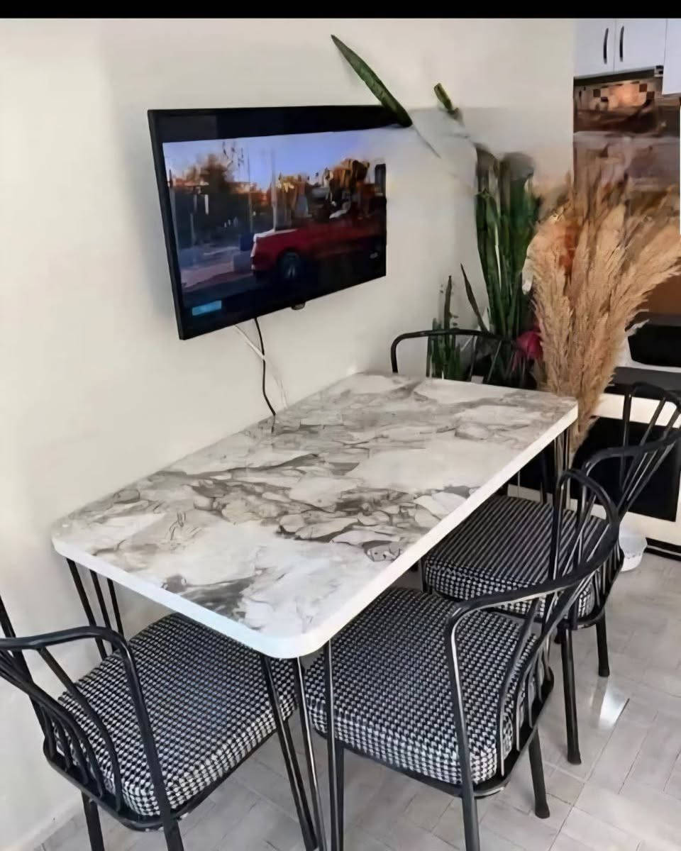 💥توفر من جديد لكثرة الطلب عليه 💯
ميز طعام تركي 4 كرسي
الابعاد ::-
 110 x 70 cm 

السعــــــر  115 الف


**إذا كنت صاحب هذا الإعلان وتريد حذفه لأي سبب، رجاءا أرسل رسالة إلى الدعم الفني**