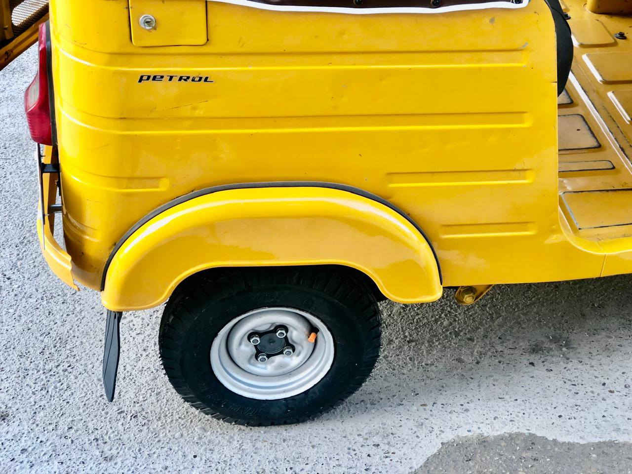 السلام عليكم تكتك ١٩مرقمه انكليزي نهايةشهر١٢ مكفوله لا دعمه ولا صبغ بس دوس مكينه مجفته مابيه نقص العبيدي حي الرئاسه ***********
