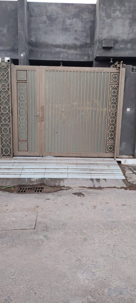 ابو إيه الحداد لكافت انواع الحداده الابواب الوشببيك السقائف الكيربي والكيسبان والجملونات العنوان بصره قضاء المدينه شارع الهلالي ***********
