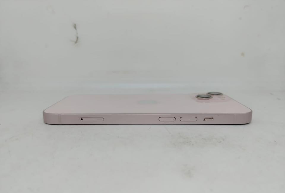 السلام عليكم ايفون ١٣ لون وردي جهاز نضيف وحلو ذاكره ١٢٨ وبطاريه ٧٧ جهاز نضيف ومرتب وكلشي مفتوح بي وكلشي مبدل بي سعره ٣٧٥ عنواني بغداد مدينة الصدر /***********
