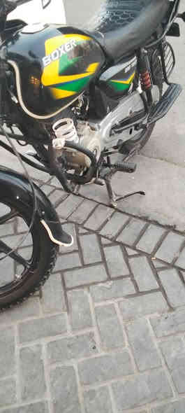 سلام. عليكم بوكسر موديل 21كلاسك دراجه نضيفه بدون اوراق اوراق ضايعه محرك. بيه خيط. تبخير كلش خفيف كهربائياتها كلها شغاله تايرات زوج. جدد نكره سلف مكاني بغداد حي الجهاد. سعرها مليون ‏‪***********‬‏
