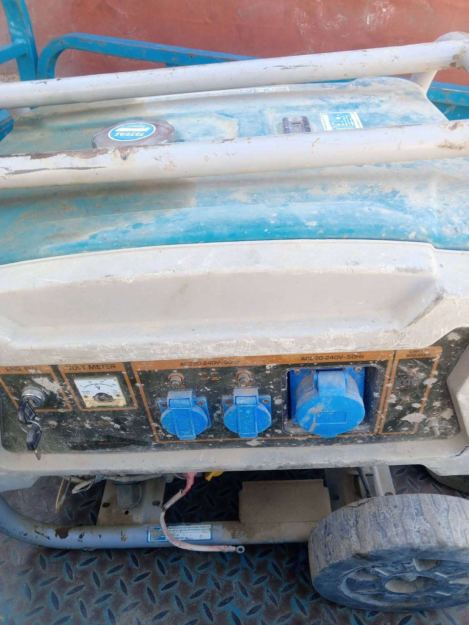 للبيع مولده 20 انبير مال بيت نضيفه كلش السعر 200 
***********
