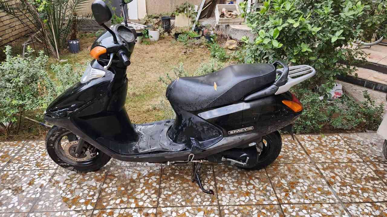 دراجة سبيسي نضيفة جدا  الحرية الأولى  ***********
