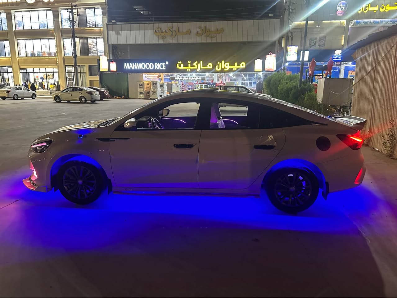 خدون وخه يالهكهى ههولير - فول فول مواسهفات (پيّش و پشت ليد -
ويل كروّم - ئاوينه شهفت - ئاوينه ئيشارهت - ده ركَاى به سمه - سلايد - شاشه ئه كتبف - پينج كاميره - سوكان فهليوم - ليدى ده زبول و بهره دهركا - ليدى بنپييان - هه رجوار دهودى سهيارهكهش ليدى وايفايه -
تهنانهت سهر تايه كانيشى كلوپه ) سهيارهكه تابليى جوان و بهر جاوه كامل كامل كهمه لياتى بو كراوه پيش و پشتى كهپسه قهتره سبوغى نيه
( دهركاى دواوه لاى سايهق پيويستى به سئ پهنجه PDR
سهيارهكه زور كهم رويشتوه وهك سفر وايه 10.000 هزار رؤيشتوة ئه كهر دهتانه وىّ جوانى سه يارهكه ببينن سهيرى تيكتوكهكهم بكهن
_goran_agha
سعرى ١٢٩ وهقهو مه جاليكى برايانهى تيايه راقم تلفؤن ( ***********) أربيل, العراق
