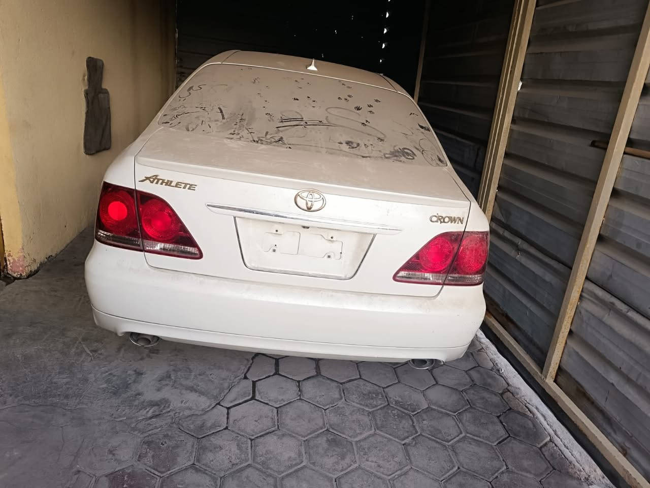 سلام عالیكم
شاهینه‌ ٢٠٠٧ ساغ ساغ 

ئەتلەت گۆلدن 

گێر گه‌وره‌ی مه‌كینه‌ بجوك 

هەموو گیانی کارەبایی هەموی ئیش ئەکات 

سلایت 85km 

عه‌ته‌ر ئستیل 

له‌حه‌یه‌ شوۆر  

دۆسه‌ تۆمز 

ئاوینه‌ ئیشارات 

كوشن جلد 

كوشن هیته‌ر 

سه‌یاره‌كه‌ له‌سه‌ر ده‌قی شه‌ریكه‌یه‌ 

دوو پارجه‌ی ئه‌وروپای هه‌یه‌ 

قفلی ٨٥ گه‌لا  

***********
