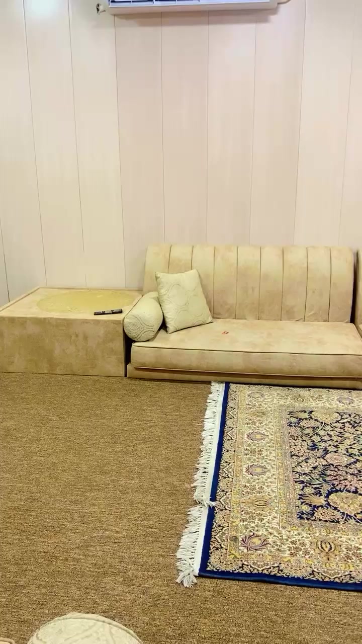 ديوان البيع كويتي  السعر 300وبي شويه


**إذا كنت صاحب هذا الإعلان وتريد حذفه لأي سبب، رجاءا أرسل رسالة إلى الدعم الفني**