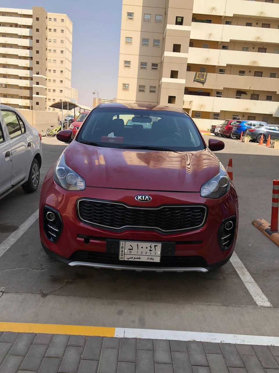 السلام عليكم للبيع سبورتج موديل 2019 وارد امريكي رقم بغداد باأسمي محرك 2400 Gdi ماشية 54 وقابله للزيادة سيارة نظيفة 
مواصفات عاديه
شاشة صغيره لمس 
كامرة دواره 
تحكمات فول
كروس مثبت سرعه 
شاشه لمعرفة اعطال السيارة
مانع تزحلق 
مانع انحدار 
حادثها جاملغ وبنيد 
تخم تايرات جديد وباتري جديد شادلهن
مكان السيارة بغداد شارع فلسطين
السعرة 160 وبيها مجال
للاستفسار *********** وبي واتس اب هم
