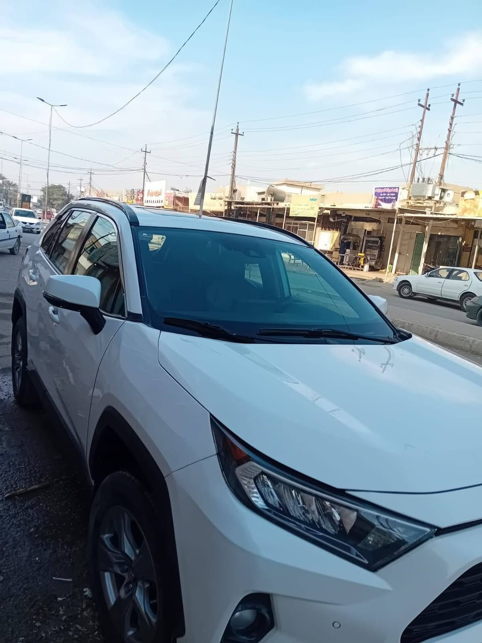 تويوتا راف فور
السلام عليكم تويوتا راف فور XLE بريميوم 2021 حادث  دعامية فقط بدون دواخل السعر 195 رقم الهاتف ***********
