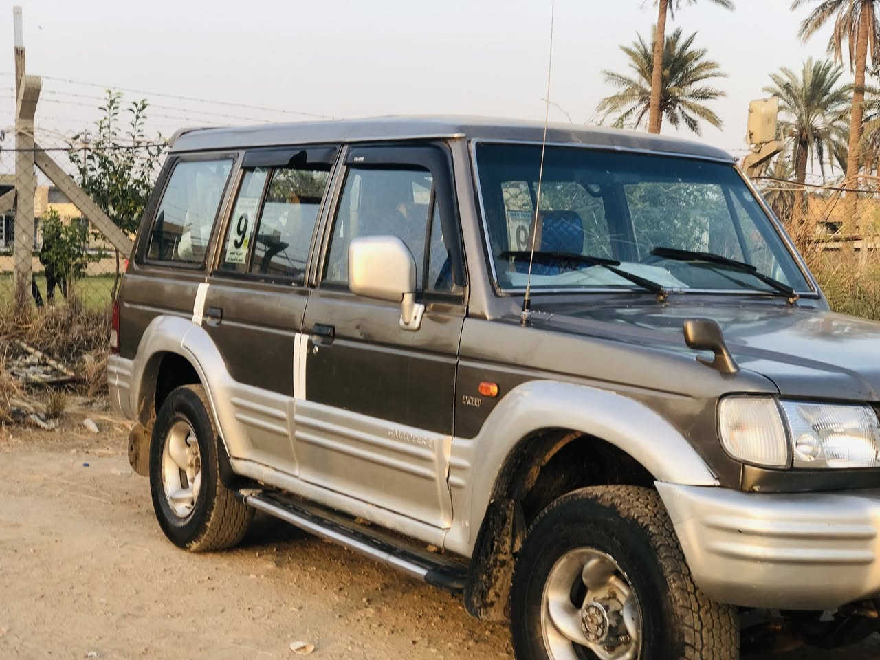 السلام عليكم كالوبر موديل ٢٠٠٠ بانزين مكينه وكير واكسن كفاله بلاد لوكير شغال تبريد شغال تخم تايرات ويل كب كهربائيات كله شغاله مدوشمه كله رقم اربيل بسمنه انكليزي مداور ثاني سياره حلوه وجديده سعره ٥٠ وبيه مجال ***********
