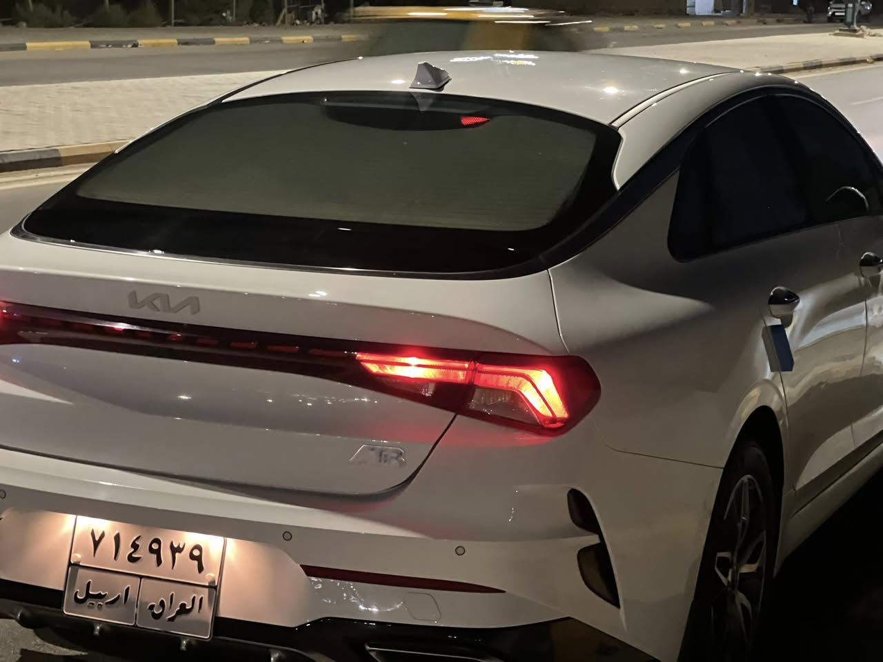 كي فايف 22 ماشية 58 الف 
مكفولة من الصبغ والتبديل بيها بارد فقط 
جديدة وبحالة الوكالة سنوية لل27 
سعرها 188 بيها مجال بسيط 
***********
