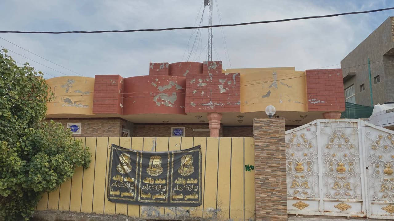 المعلومات :
المنطقة : حي الصدرين ، يبعد عن التبليط تقريبًا 100 متر
المساحه : 468 m²
الواجهه : 20 متر
النزال : 23.500 متر
ملاحظه : خلف المنزل قطعة أرض أيضًا معروضة للبيع
النزال : 23 متر
العرض : 14 متر

للاستفسار : ***********
