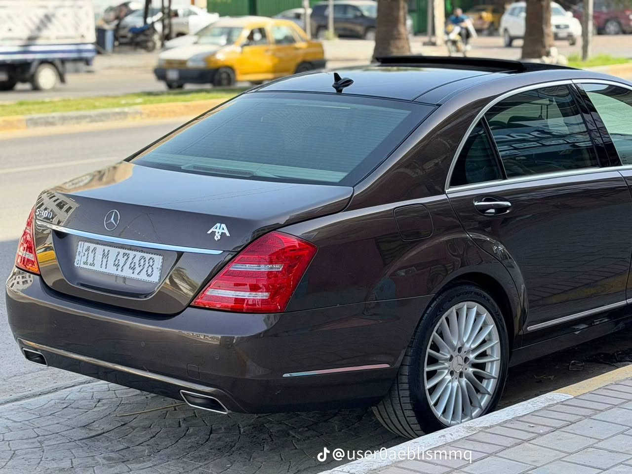 سلام عليكم حبايب
للبيع مارسيدس اس كلاس
موديل 2011 اصل فول مواصفات
S350 كفاله عامه لون مميز 
وارد خليجي بدون قطره صبغ ماشيه 120
رقم بغداد بسمي عنوان كربلاء
للستفسار اتصال على الرقم ***********
