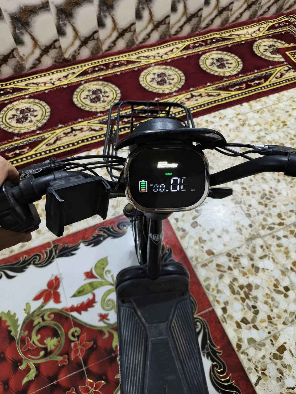 السلام عليكم باسكل شحن للبيع حجم 20 نضيف كلش يحتاج فقط( بطاريات + سيم البريك ينضب) فقط شاحنته موجودة سعرة 225 وبي مجال حك الجية  للعلم سعر الجديد 525 عنواني بابل قضاء الهاشمية مقابل المول رقمي ***********
