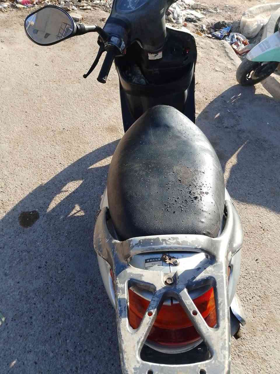 دولفين دراجه شغاله كهربائيات كله شغاله مفتوحه المكينه السعر 300 وبيعه مجال قليل إذا عندك بيجي مراور اراوس 
***********
