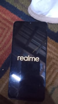 ريلمي • ذاكرة ١٢٨ • كاميرا توب