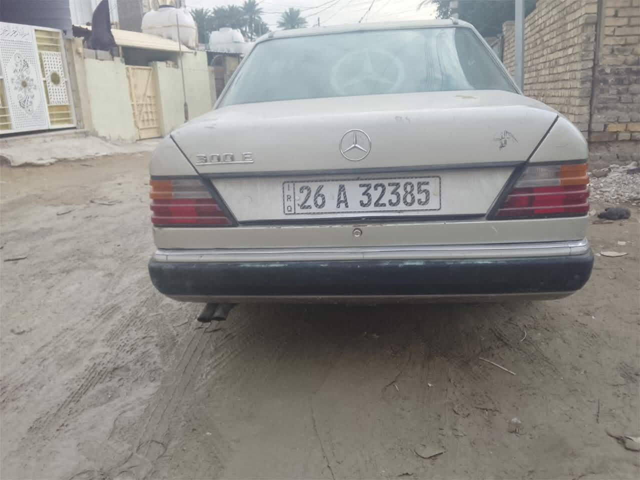 السلام عليكم سيارة برنس موديل ٨٩ بغداد الامين الثانيه سعر ٣٠ ورقه رقم ***********
