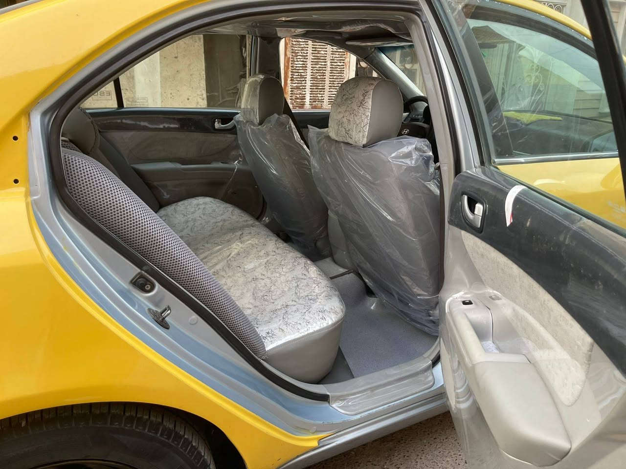 سوناتاه وارد امريكي حادثه باب والجاملغ الخلفي صفحة السايق عيزه صبغ مدوشمه عام مكينه وكير جدد 2400 تخم تاير جاهزه منضومه غاز  موديل  2007محدث 10 مصفره هيئه وغرامات بسمي  مكاني بغداد للاستفسار *********** بغداد, العراق
