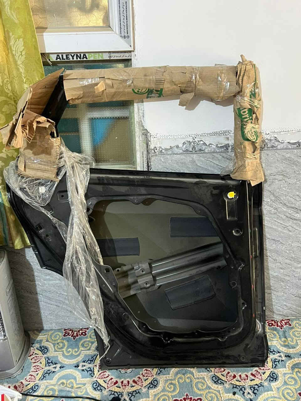 باب توسان للبيع ترهم من موديل ٢٠٢٢ الى ٢٠٢٤ لون اسود السعر ٣٠٠ قفل للاستسفار ***********
