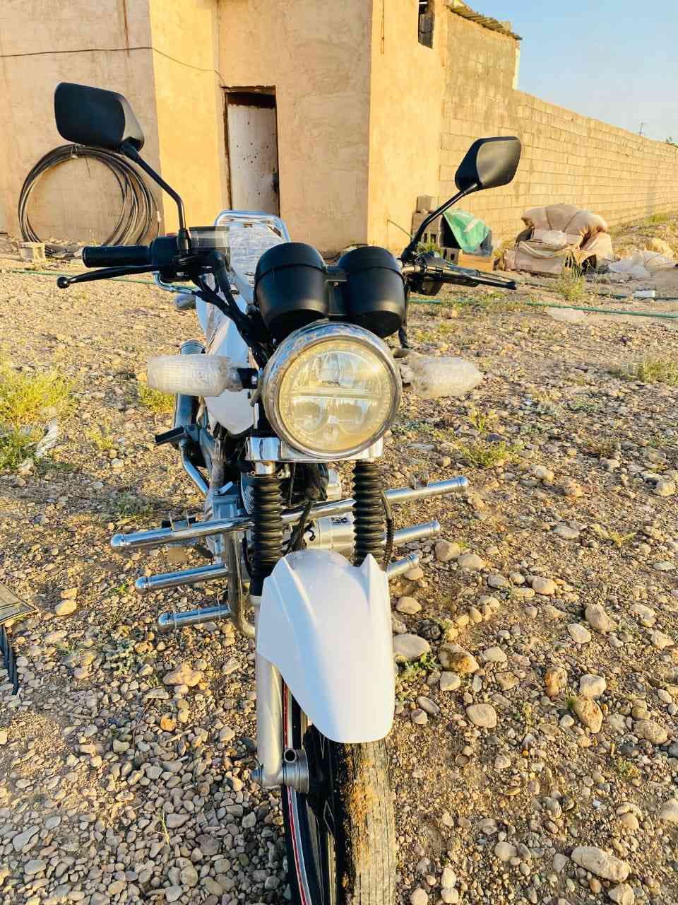 موطور هيوشه للبيع موديل 19 مكفول كامل ما ناقصه مگمرك كامل *********** اتصل ودلل
