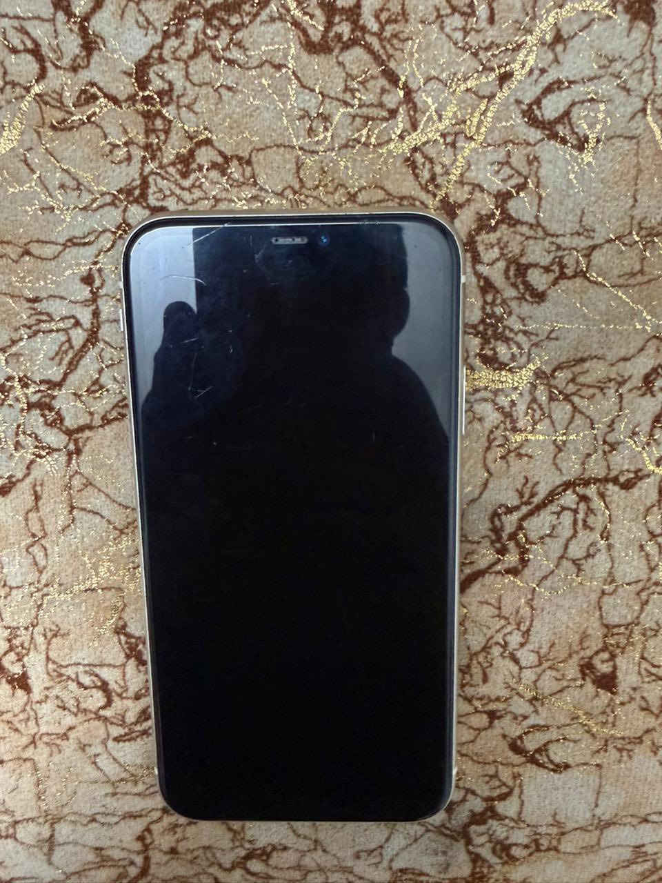 السلام عليكم ايفون ١١ ذاكره ١٢٨ بطاريه ٧٦ كلشي مابي مبدل سعر ٣٠٠ وبي مجال بياع تقاطع درويش ***********
