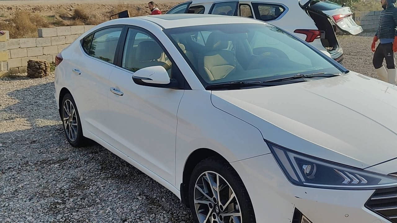 #النترا_ 2020خليجي
فول مواصفات … 
مكينة 2000 دوش 
فتحة سقف سلايد 
تحكم ستيرن 
شاشة أندرويد 
 كاميرا   خلفي 
قطعتين تبريد 
حاكية و بلوتوث 
حساس أمامي
حساس خلفي
لد نهاري أمامي 
ويل كب كروم 
مري جانبية كهرباء + اشاير 
مود درايف ( اقتصادي و رياضي ونورمل )
مكينه / كير / صدر / دواخل / كله كفاله // رقم بغداد بسمي وتحويل مضمون 
السعر 110 ورقة وبيها مجال بسيط للطيبين اتصل وتدلل 
***********
