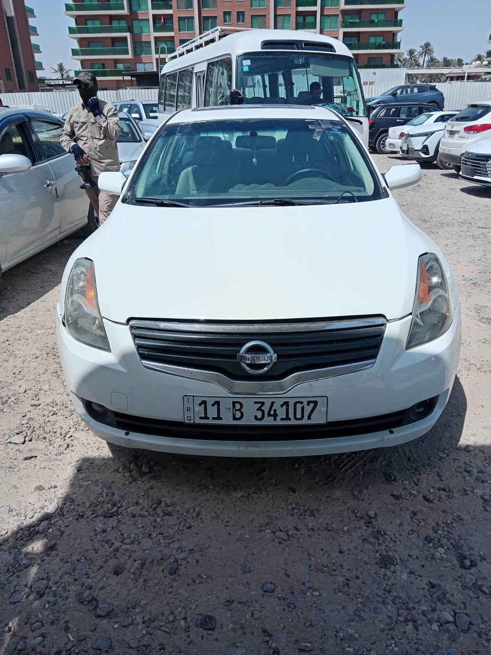 السلام عليكم
نيسان التيما 2007 امريكي 
مواصفات S
بسمي تحويل مباشر
مصبوغا عام لين جارده جانت
كير مكينه تبريد خير من الله
داخل بلادي
تحكم ستيرن
شاشه وكامره
بصمه بلاد
فتحه  مثبت سرعه
سعرها ٧٥ وبيها مجال قليل
رقمي واتساب *********** مكان بغداد الحريه
