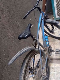 للبيع بايسكل رياضي للطلب والاستفسار الاتصال على الرقم أو الصفحه .07848...