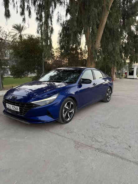 هونداي النترا 2023 هايبرد (بانزين +كهرباء) لمتد فول اعلى فئه بالنترا رقم بغداد بسمي مواصفات
هايبرد + محرك 1.6 
ماشية 20الف كيلو 
المواصفات:
دخول ذكي
إنارة ترحيبية في قبضات الابواب 
صندوق ذكي يفتح عند الاقتراب 
رادارات 360  درجة 
نظام محافظة على المسار 
قيادة ذاتية 
شحن لاسلكي
حساسات خلفيه
اضاءة اماميه 3 عدسات  
بك لايت لد
كشنات جلد ابيض
تحكم مقعد السايق كهرباء
وضعيتين خزن ميموري لمقعد السائق
تبريد و تدفئة المقاعد الامامية
اضاءة دشبول الوان متغيرة ambient light
سلايد روف 
تبريد شاشة مناخين منفصلين 
شاشة معلومات كبيرة 
شاشة عدادات دجتل 
نظام صوتي سماعات 8 boss
اوتوهولد autohold
هاند بريك بصمه finger brake 
وضعيات قياده ( سبورت ، نورمل ، سمارت)
مراية وسطية تعتيم ذاتي 
‏Abs &Esp 
سبير والعده كامله قطعه وحده صبخ بس البنيد المكان بغداد الاعضميه سبع ابكار الرقم *********** السعر 163 وبيه مجال حك الجيه
