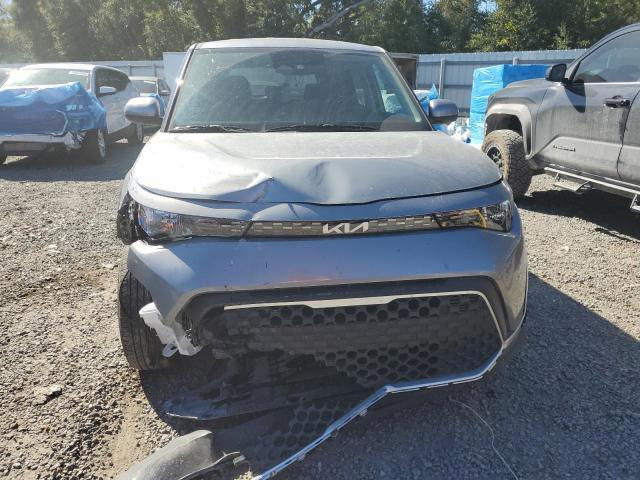 السلام عليكم .. كيا صول موديل 25 ماشيه 9 تالالف السياره اليوم وصلت العقبه  ابيعه ع وضعه تدخل حره او ع كتاب الشهداء السعر 122 للاستفسار *********** مكاني بالحله
