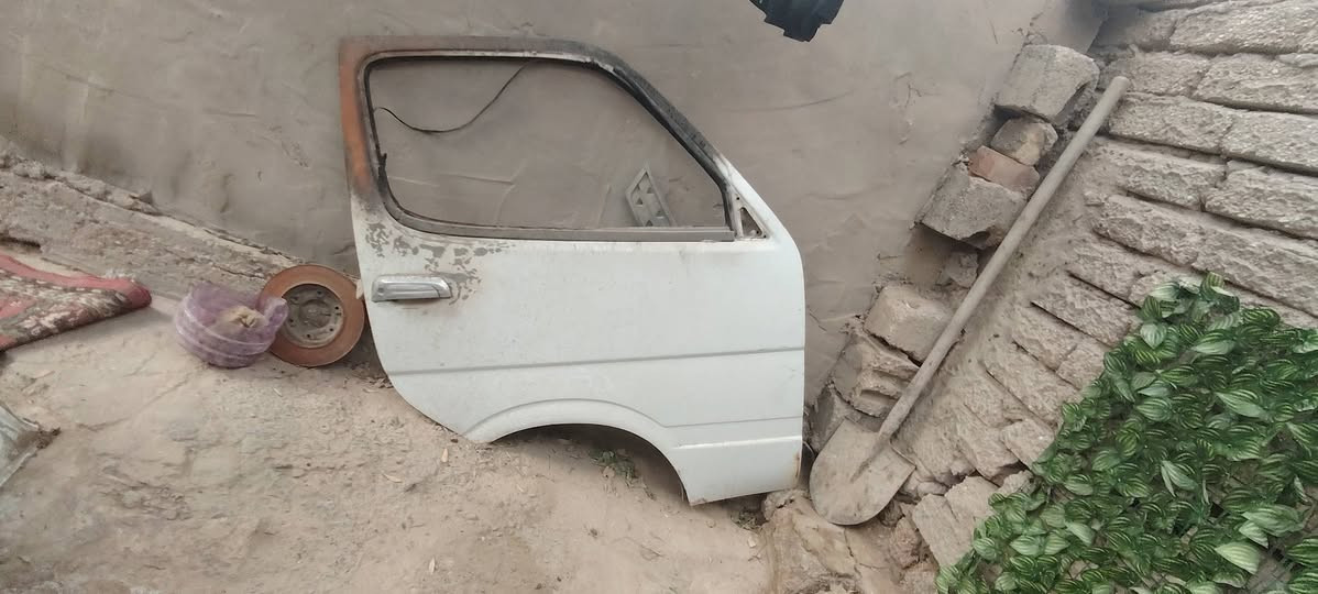 السلام عليكم بيبان جنبي ناصي للبيع كدام عينك السعر ***********
