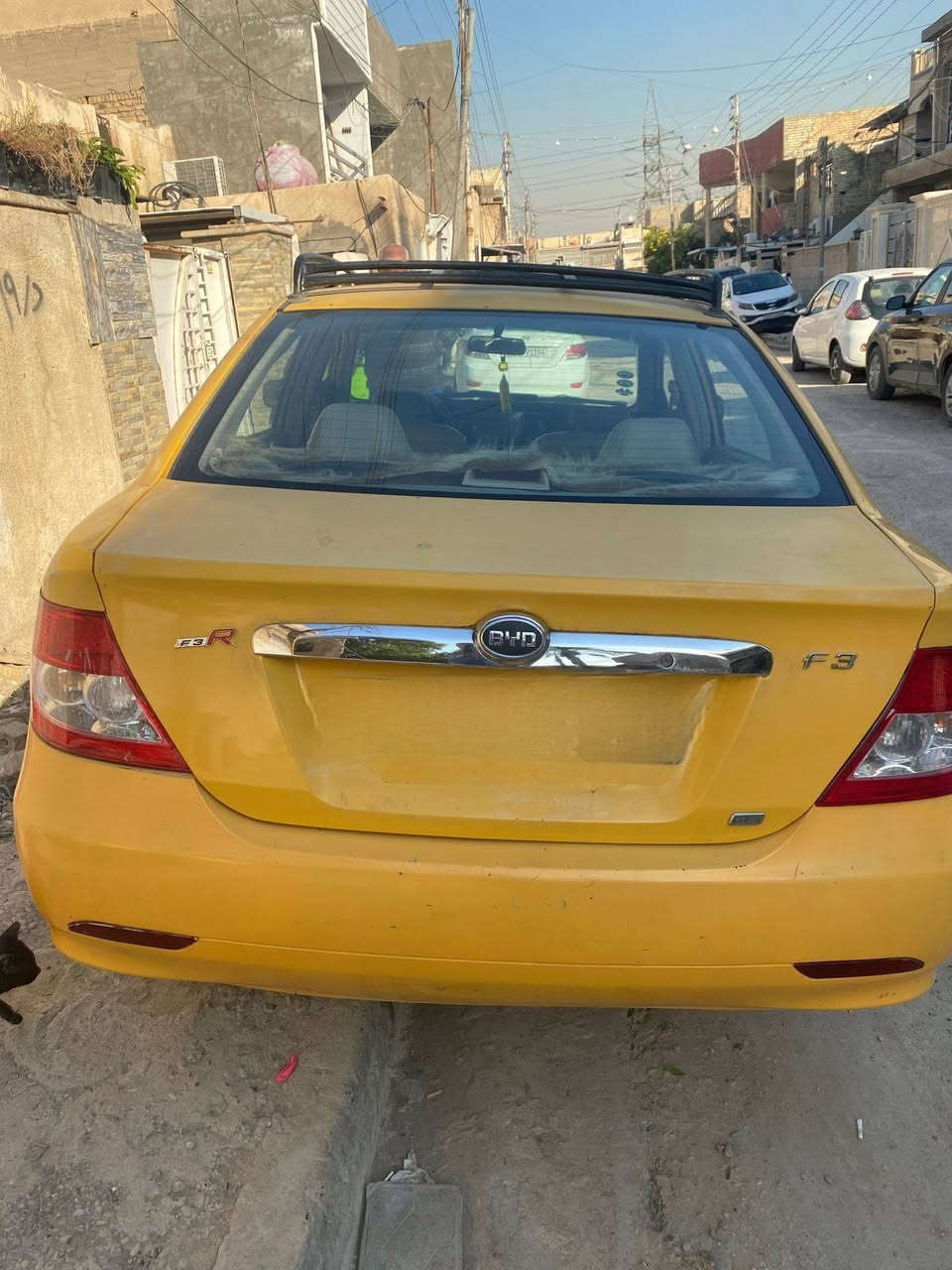 السلام عليكم byd f3موديل ٢٠١١ محرك متسوبيشي لانسر كير عادي بيه قطعتين صبغ سيارة نظيفة مصار شهرين من اشتريتها بأسمي السيارة تحويل ثاني يوم رقم بغداد دولي الجديد ومصفرة من الهيئة السعر ٤٣ وبيها مجال اتصال ***********
