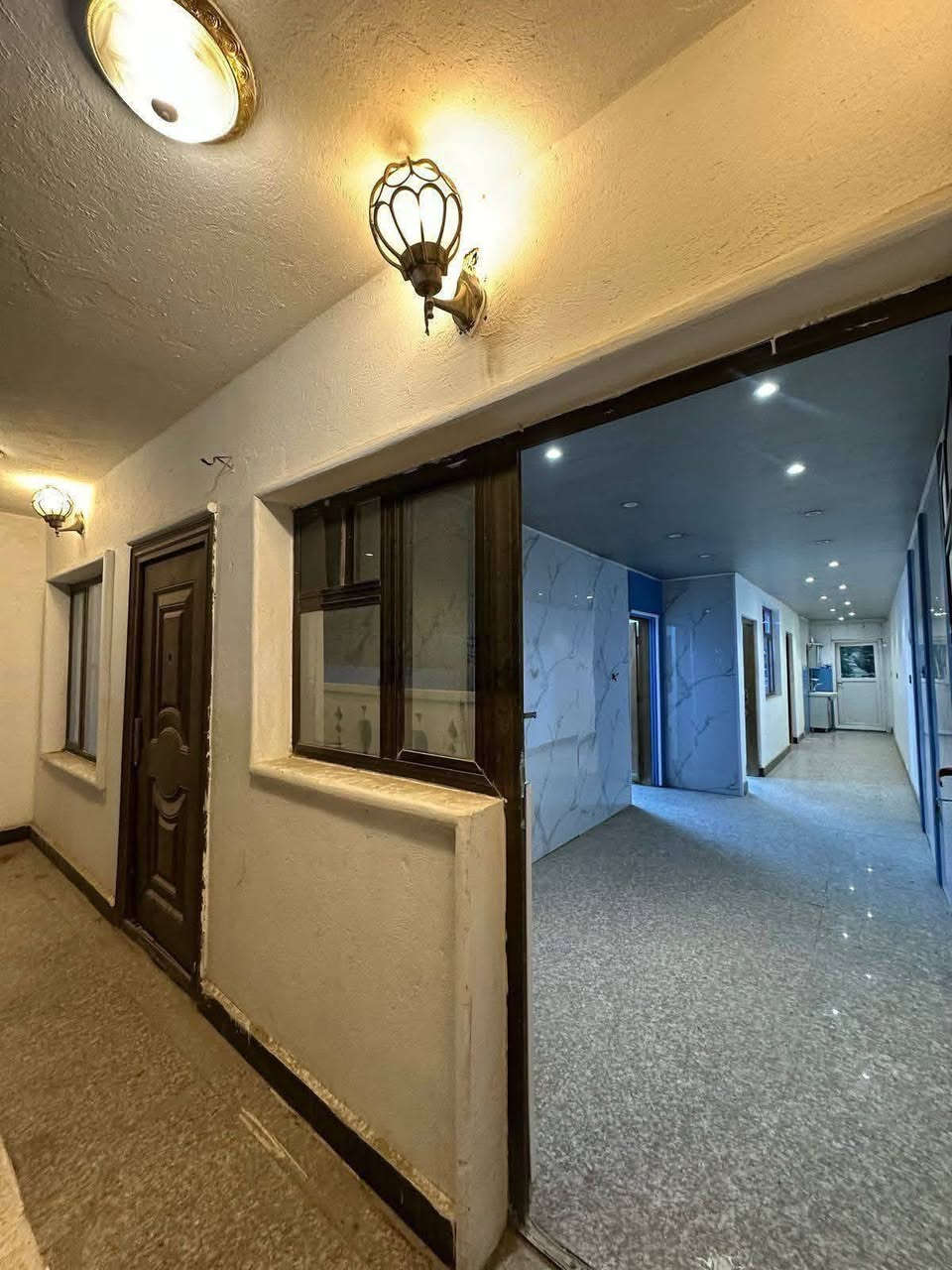 للأيجار دار تجاري  في #السيديه 📍
مساحه 150 متر نظام وحدات سكنيه يأجر بالكامل ✅🏠
 

يحتوي كل طابق على ⬇️
2 نوم وصاله ومطبخ وخدمات +الطابق الارضي يحتوي على كراج ومناور عدد 2 👌

الموقع السيديه الضباط عرض الشارع 20 متر ومقابل العقار ساحه كبيره تتسع 100 سياره ⚜️✔️

يمكن ان يأجر تجاري مثل معهد او مخزن او شركه توصيل او مجمع طبي او مركز تجميل او ما شابه ذالك من امور تجاريه 👍✔️
______________________________________
للأستفسار اكثر تفضلو بزياره مكتب الطائي للعقار 💎
السيديه شارع المركز عماره شركه السراب للمطابخ ✔️

او الأستفسار ع الارقام ادناه 📞↘️↘️ (متوفر واتساب )📌🔛
***********
